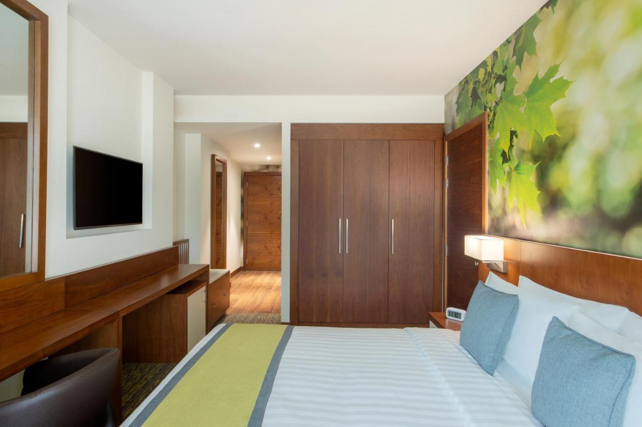 Hotel Wyndham Garden Muscat Al Khuwair Exteriér fotografie